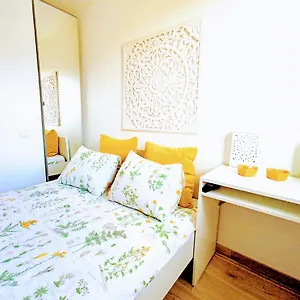 Séjour chez l'habitant Private In Renovated - Tram 1 Min Walk, Nice